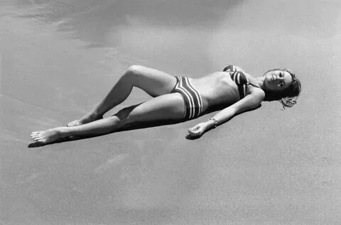Молодая Брижит Бардо на пляже. 1950-е от Димон за 10 сентябр