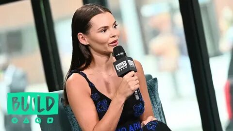 Eline Powell Loved The Opportunity To Bring Her Nerdy Side T