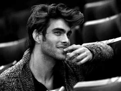 Jon-Kortajarena-male-models-18859643-1024-768 Cool hairstyle