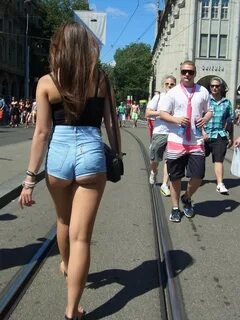 Legs, shorts, pantyhose, creepshots, all that good shit. Wil