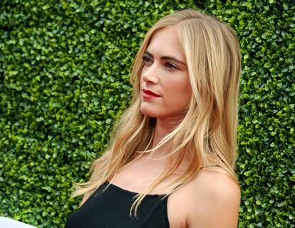 Who is replacing Emily Wickersham in NCIS? (Celebrity Exclus