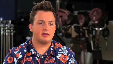 Noah Munck (Gibby) discusses the atmosphere on the set of iC