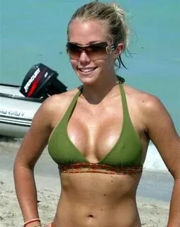 news bikini trend: Kendra Wilkinson Bikini Pics