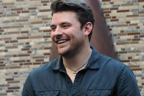 Chris Young Carves Out Afternoon for Fan Club Party During C