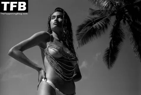 Kelly Gale Looks Beautiful as She Poses Topless in a New Sho