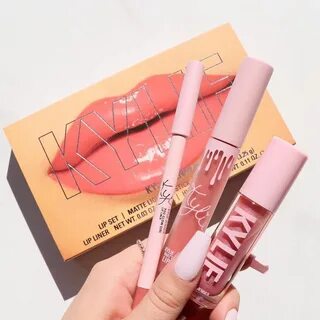 Pin by Nateline on Glamour makeup in 2020 Kylie cosmetics, Lip set, Luxury makeu