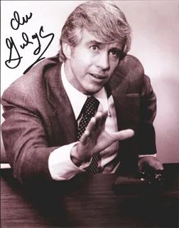 Clu Gulager signed AUTHENTIC 8x10 Free Ship The Autograph Ba