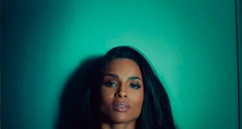 La sensualidad y la elegancia aderezan el clip de Ciara para