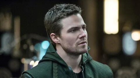 Stephen Amell Wants 'Arrow/Supergirl' Crossover TV News - Co