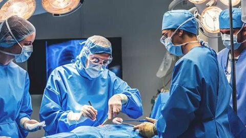 Egyptian Surgeon Successfully Performs Groundbreaking Spinal