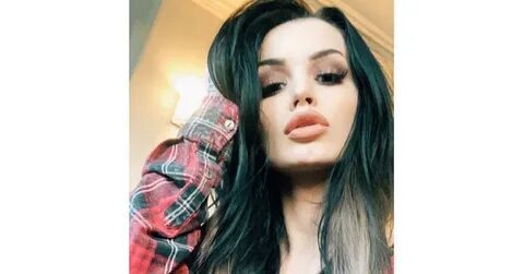 Did WWE Star Paige Have Plastic Surgery? It Depends on Your 
