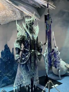 Life-sized Velkhana armor and switch axe at TGS 2019 - Imgur