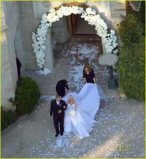 Kendra Wilkinson Wedding Pictures -- FIRST LOOK!: Photo 2018