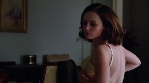 Sexy Alexis Bledel Screencaps from Mad Men (Cleavage, Toples