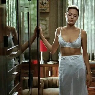 Angelina Jolie from Mr and Mrs Smith 2005 Angelina jolie 90s