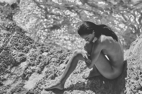 Mariacarla Boscono Topless Photos - The Fappening Leaked Pho
