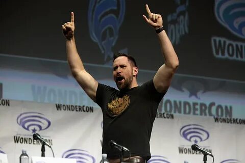 Файл:Travis Willingham (33005479064).jpg - Википедия