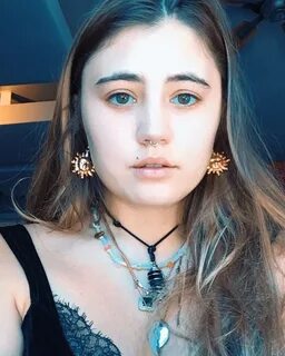 Lia Marie Johnson family in detail: mother, father, siblings