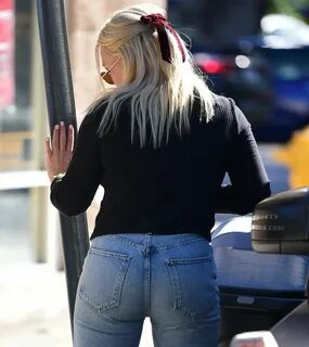 Hilary Duff Booty in Jeans, Out in Los Angeles - SAWFIRST.