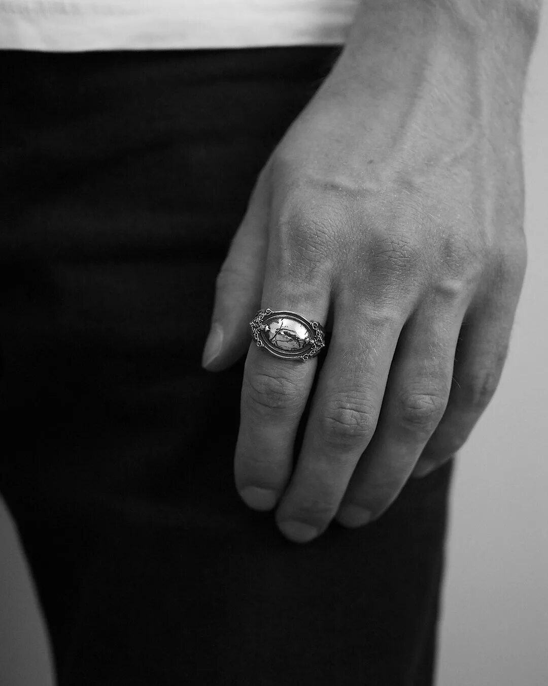 кольцо на большом пальце геи фото 105