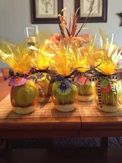 Apples with caramel dip...great gift idea for teachers aroun