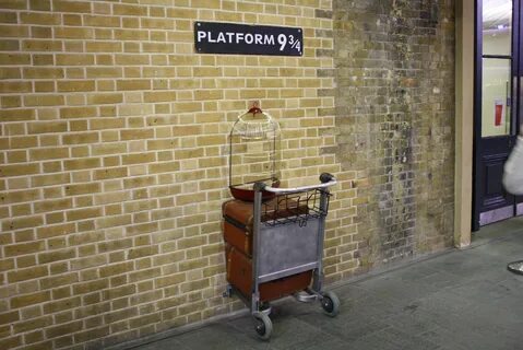 HARRY POTTER Platform 9 3/4 Shop at Kings Cross Station in L