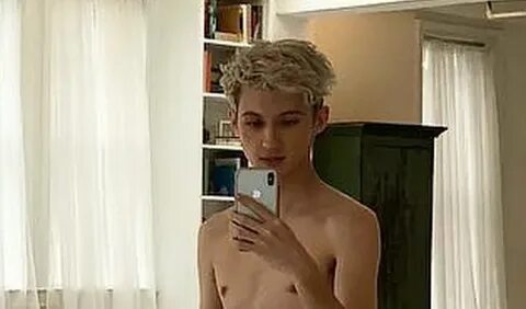 A Half-Naked Troye Sivan Got Stuck In A Snow Storm GayBuzzer