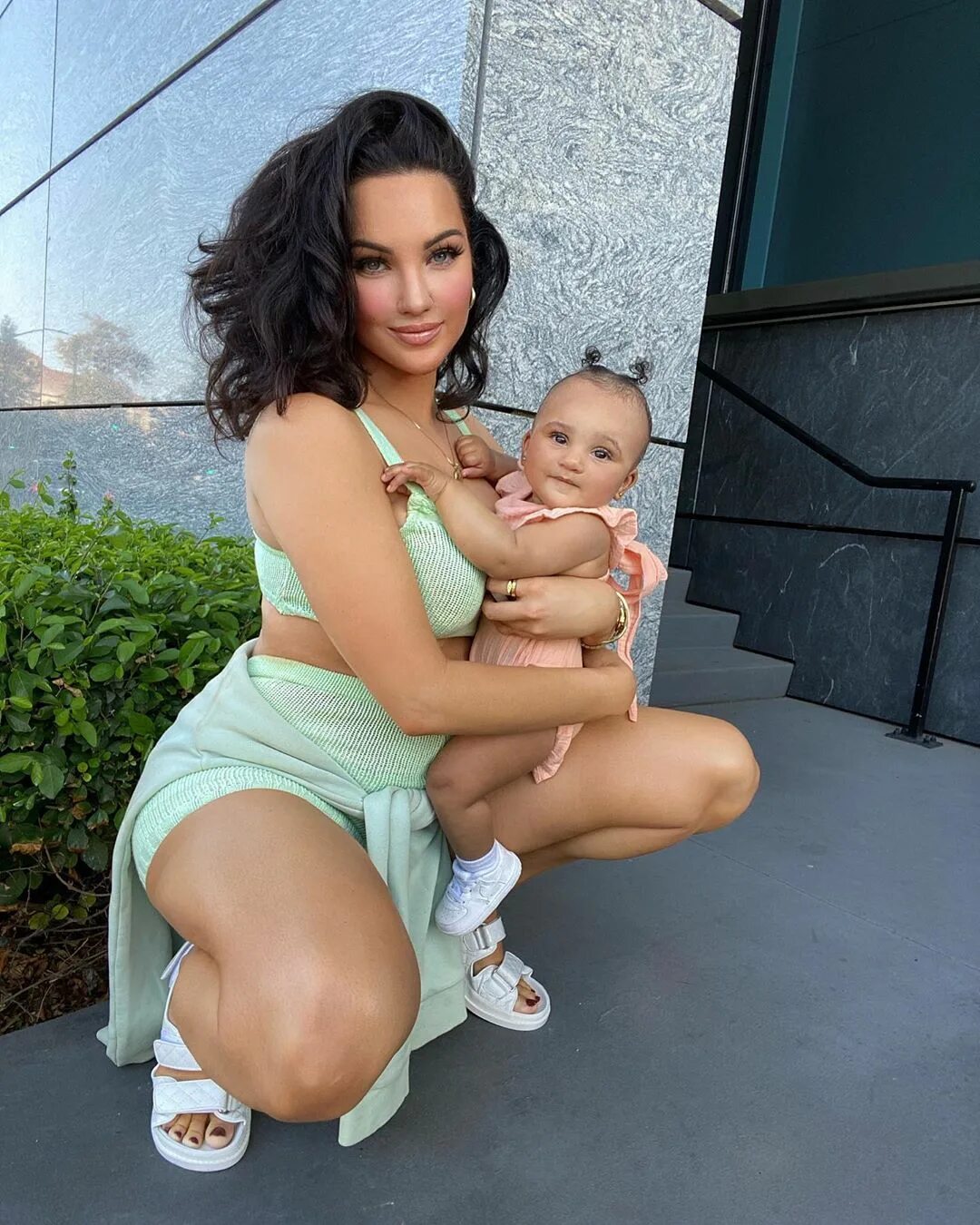 NATALIE HALCRO в Instagram: "My little koala bear @dovealayah Outfit: ...