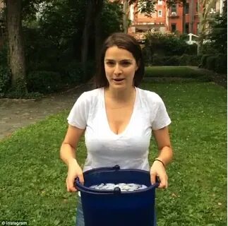 Anna Wintour's daughter Bee Shaffer takes on the ice bucket 