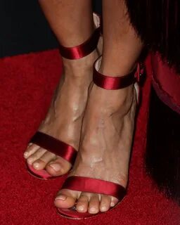 Browsing celebs wikiFeet