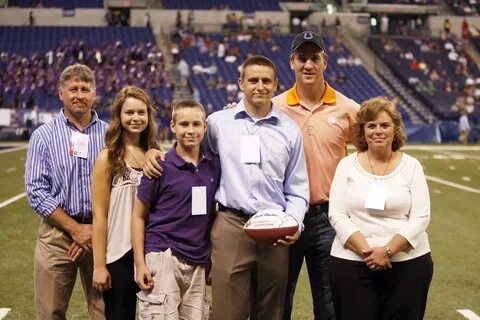 Peyton Manning and 2011 PeyBack Foundation Scholarship Recip