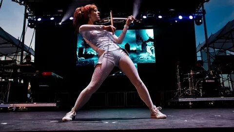 Lindsey stirling sexy pics 💖 Lindsey Stirling Hot Legs