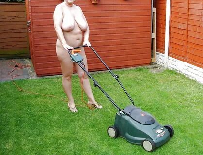 Working In The Yard - 9 Pics xHamster