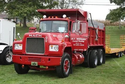 R-model Mack dump truck - R. E. Williams General Hauling Fli