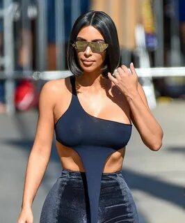 Kim Kardashian Braless Boobs in Black Top 2018