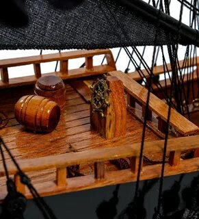 Model of the pirate ship & quot; Black Pearl & quot; - Produ