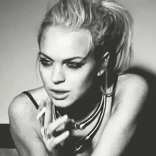 Stana Katic smoking Pics Photos - Black And White Lindsay Lo