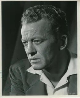 Autographed photo of William Talman, Perry Mason's Hamilton 