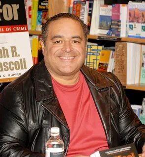 Classify Italian American actor Joseph R. Gannascoli