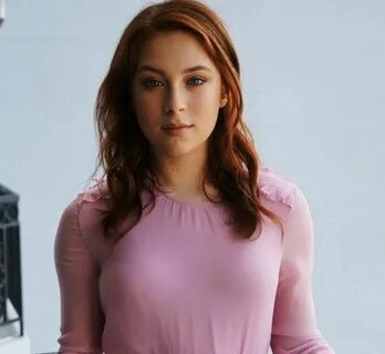 Mina Sundwall, actress (Lost in Space) Beautiful celebrities