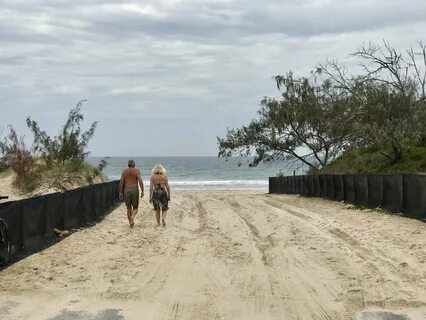 File:Beach in Noosa North Shore, Queensland 01.jpg - Wikimed