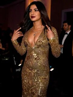 Gold Dress : PriyankaChopra. priyanka chopra gold dress. 