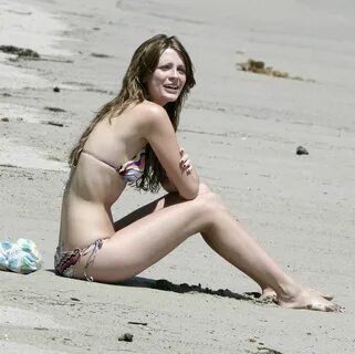 Actress Mischa Barton bikini pictures - picture uploaded by 