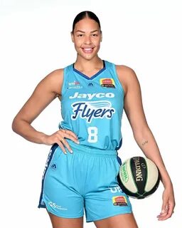 Liz Cambage : Liz Cambage told to 'suck it up' after another