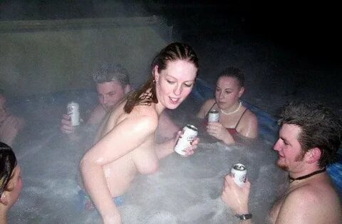 Amateur Naked Hot Tub Party - Sex photos and porn