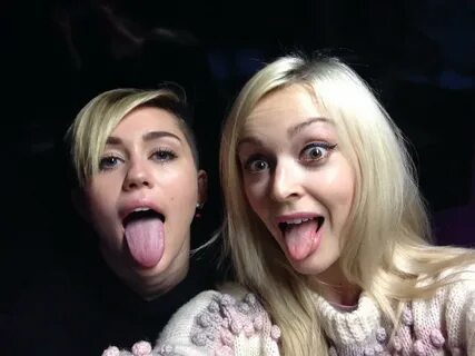 fearne cotton en Twitter: "#R1livelounge @MileyCyrus #tongue