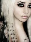 love her hair, and her eyes. i want themmm!!! :o Emo scene h