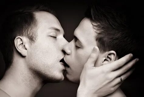 FreakAngelik: Gay kiss
