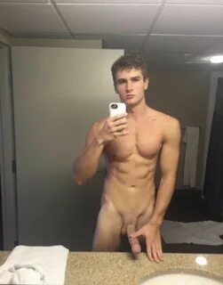 DarkNight on AdultNode: #guy #naked #selfie