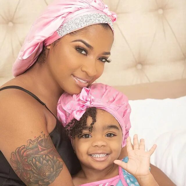 GM from me and my sunshine.☀ Bonnets: @beforebedheadz.